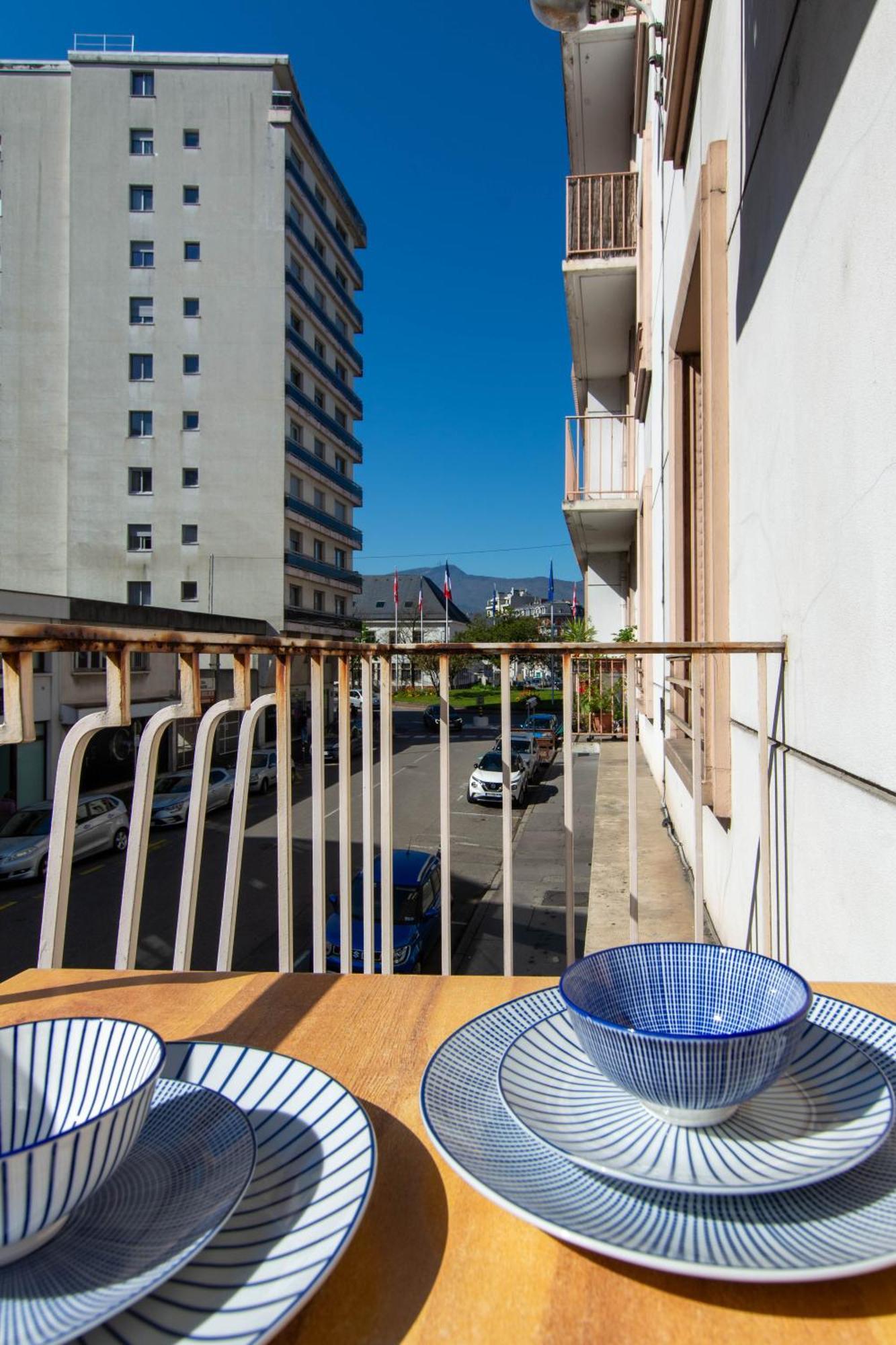 Appartement T3 Gare De Chambery Centre Ville Eksteriør billede